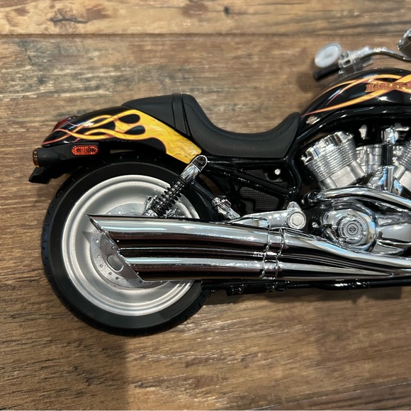 Franklin Mint 2005 Harley-Davidson Road Rally VRSCB V-ROD Limited Edition - Picture 9 of 14